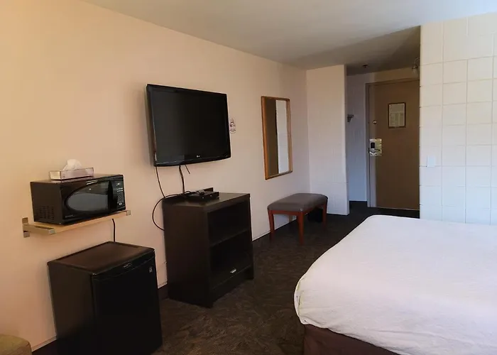 Roadking Inns Motel